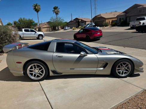 Used 1998 Chevrolet Corvette Coupe w/ Roof Pkg image 8