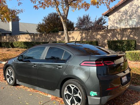 Used 2014 Chevrolet Volt Premium w/ Premium Trim Package image 4