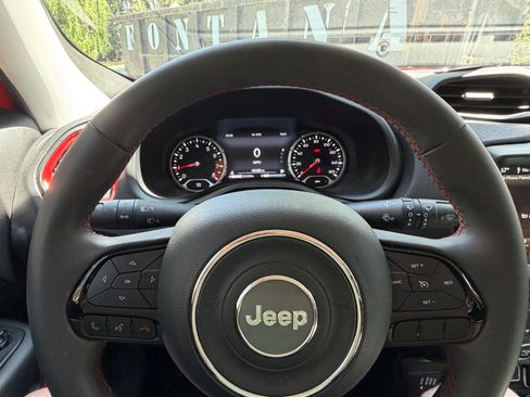 Used 2022 Jeep Renegade Latitude image 16