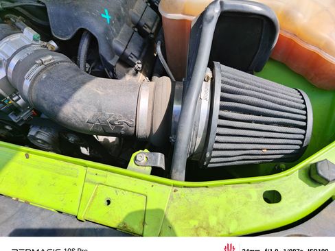 Used 2015 Dodge Challenger SRT w/ Technology Group image 26