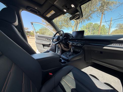 Used 2024 Honda CR-V Sport Touring image 9