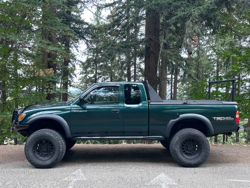 Used 2003 Toyota Tacoma 4x4 Xtracab V6 w/ Convenience Pkg image 2