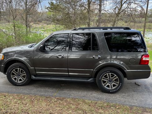 Used 2017 Ford Expedition XLT w/ Equipment Group 201A image 1
