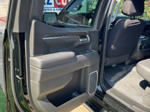 Used 2022 GMC Sierra 1500 SLT w/ SLT Premium Plus Package AWD/4WD image 9