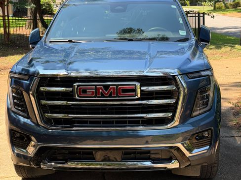 Used 2025 GMC Yukon Elevation RWD image 6