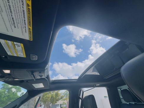 Used 2022 Ford F350 Platinum image 16