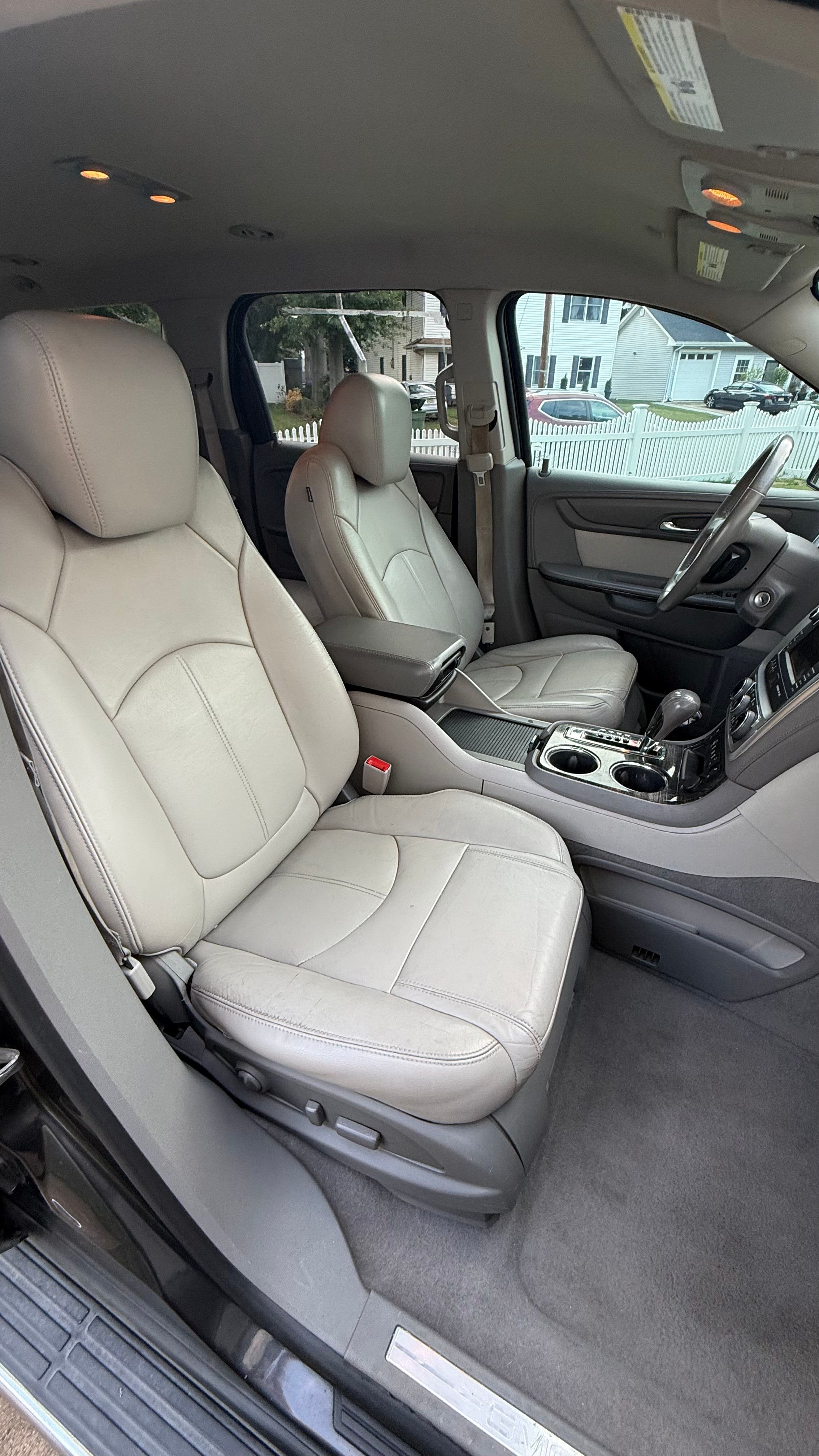 Used 2014 GMC Acadia SLT FWD image 8