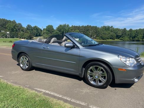 Used 2008 Chrysler Sebring Limited w/ Luxury Group image 4