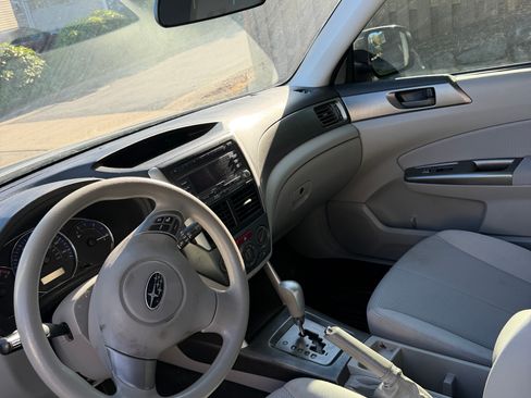 Used 2011 Subaru Forester 2.5X AWD/4WD image 5