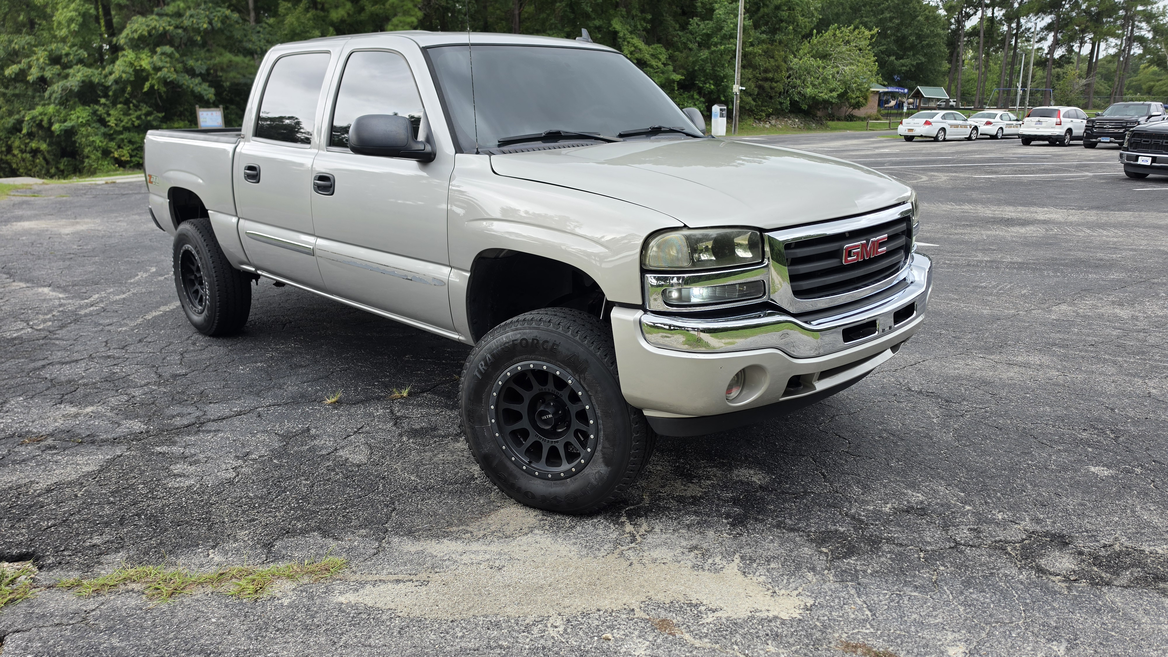 Used 2007 GMC Sierra 1500 SLT w/ Onstar Plus Package AWD/4WD image 4