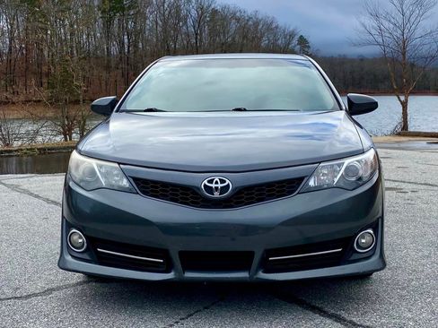 Used 2013 Toyota Camry SE image 12