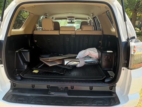 Used 2018 Toyota 4Runner SR5 RWD image 6
