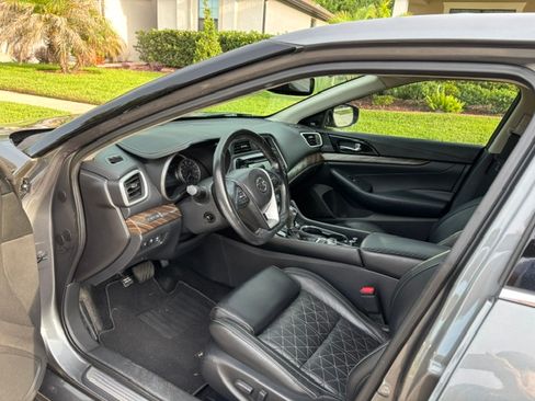 Used 2017 Nissan Maxima Platinum FWD image 6