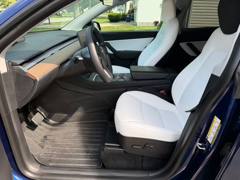 Used 2021 Tesla Model Y Long Range AWD/4WD image 10
