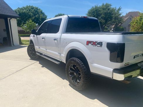 Used 2019 Ford F150 XLT w/ Equipment Group 302A Luxury image 4