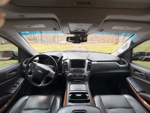 Used 2018 Chevrolet Suburban Premier image 6