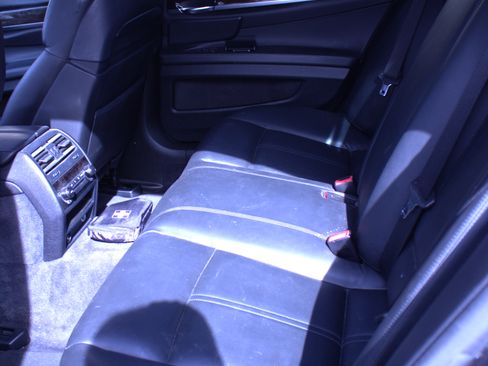 Used 2011 BMW 750i 750i Sedan 4D image 9