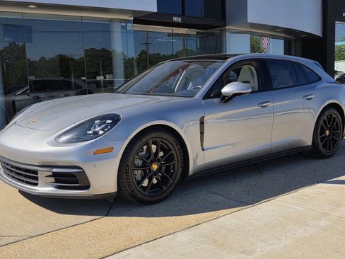 Used 2018 Porsche Panamera 4 w/ Premium Package image 25