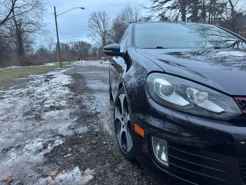 Used 2010 Volkswagen GTI 4-Door image 4