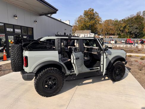 Used 2024 Ford Bronco Wildtrak AWD/4WD image 17