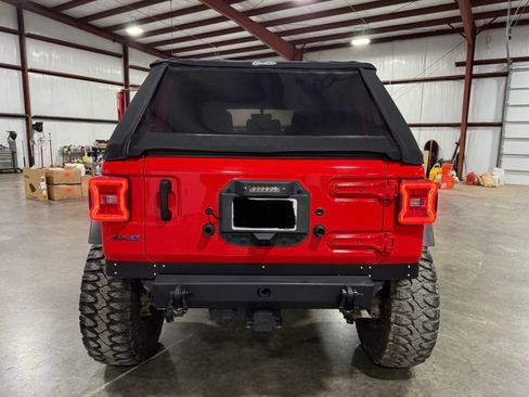Used 2022 Jeep Wrangler Unlimited Rubicon 4xe w/ Cold Weather Group AWD/4WD image 11