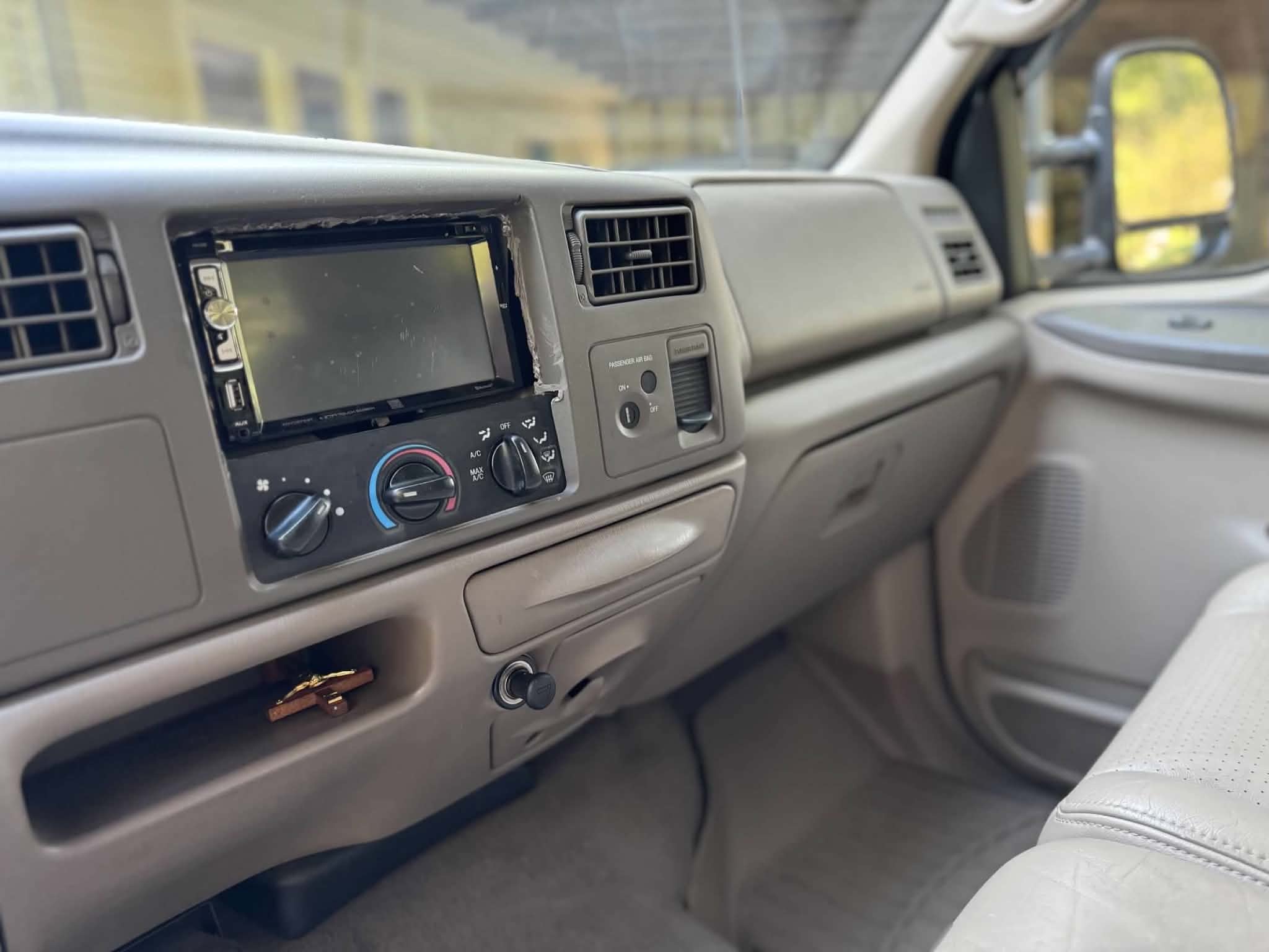 Used 2001 Ford F250 2WD SuperCab Super Duty image 12