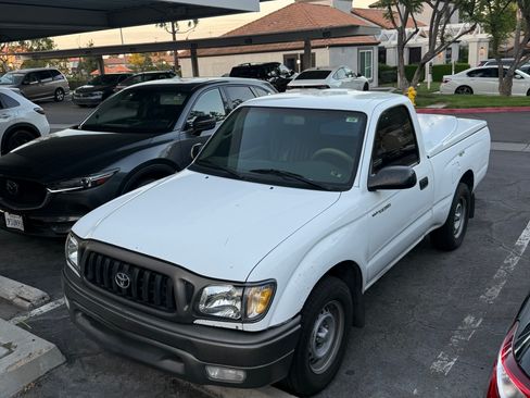 Used 2004 Toyota Tacoma 2WD Regular Cab image 2