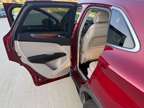 Used 2017 Lincoln MKC Select w/ Select Plus Package image 15