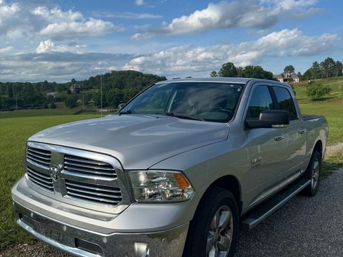 Used 2018 RAM 1500 Big Horn AWD/4WD image 1
