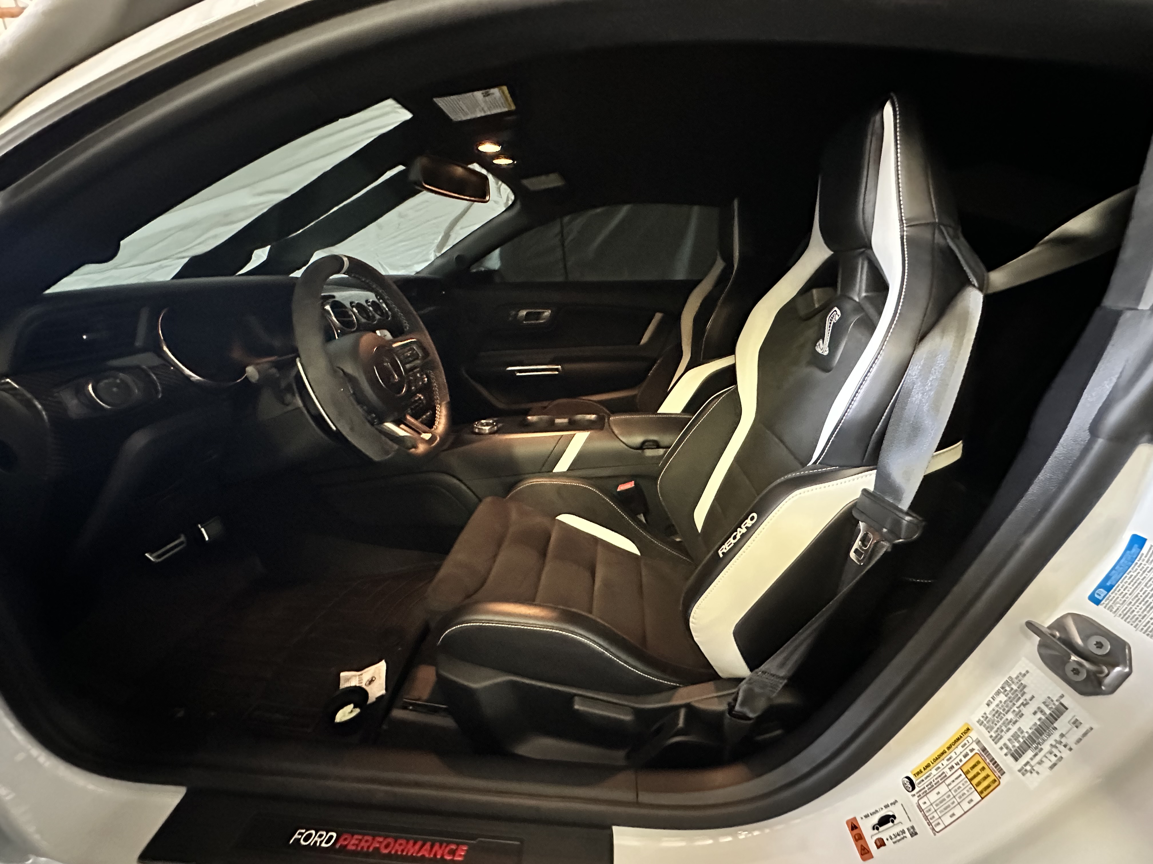 Used 2020 Ford Mustang Shelby GT500 w/ Technology Package RWD image 12