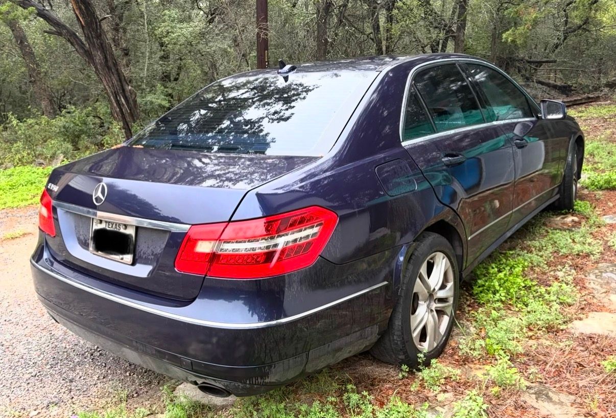 Used 2011 Mercedes-Benz E 350 Sedan image 2