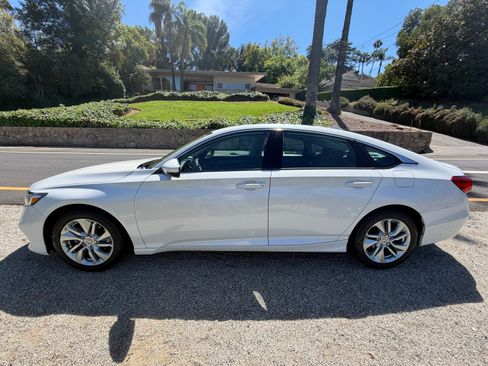 Used 2018 Honda Accord LX image 4