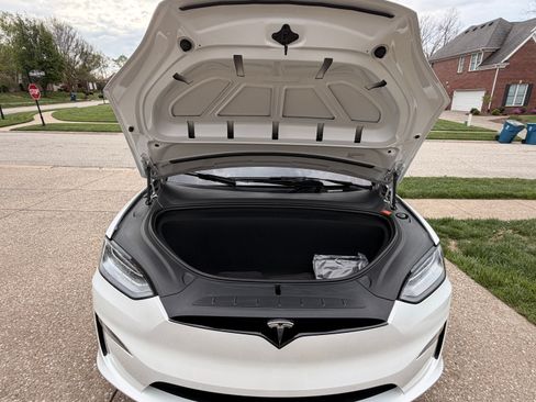 Used 2022 Tesla Model X Plaid image 18