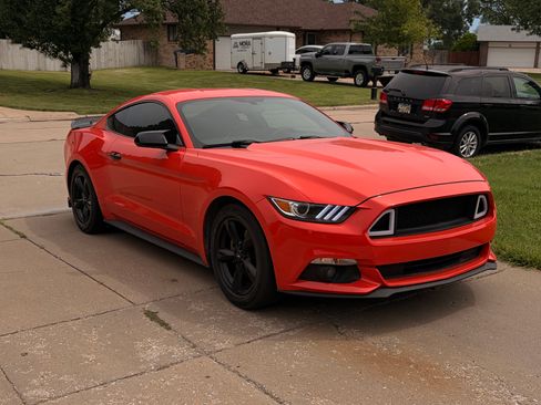 Used 2015 Ford Mustang Coupe w/ Equipment Group 051A RWD image 4