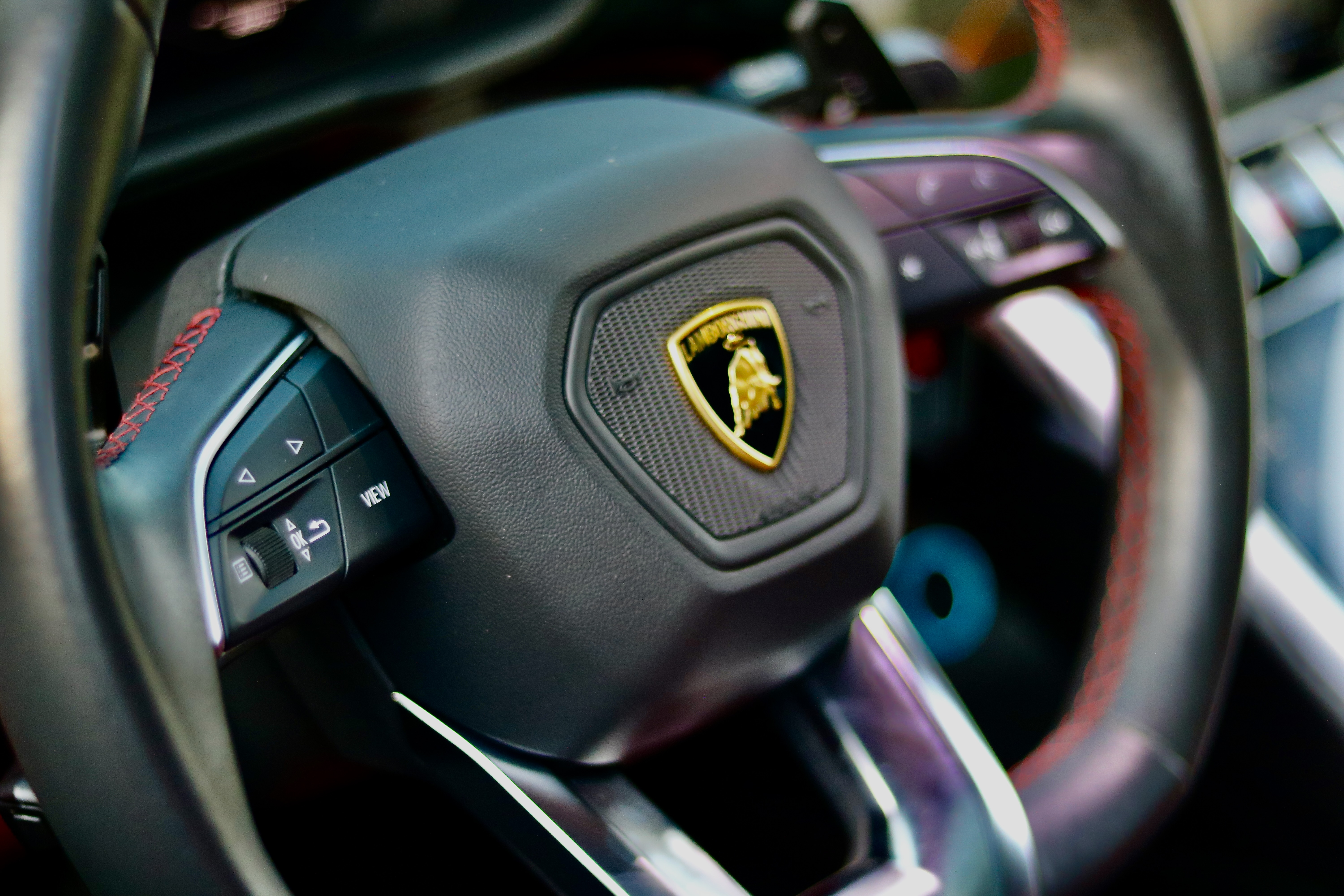 Used 2021 Lamborghini Urus AWD/4WD image 9