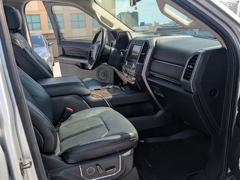 Used 2019 Ford Expedition Platinum RWD image 13