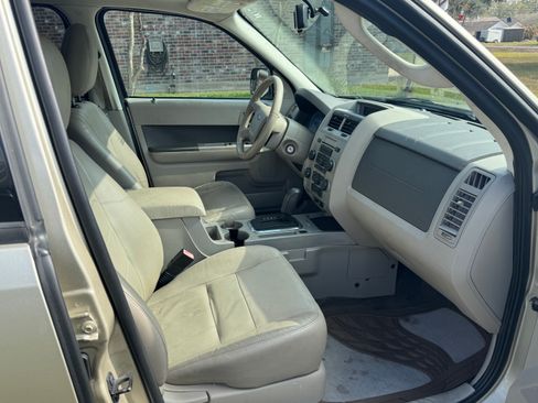 Used 2010 Ford Escape XLT FWD image 12