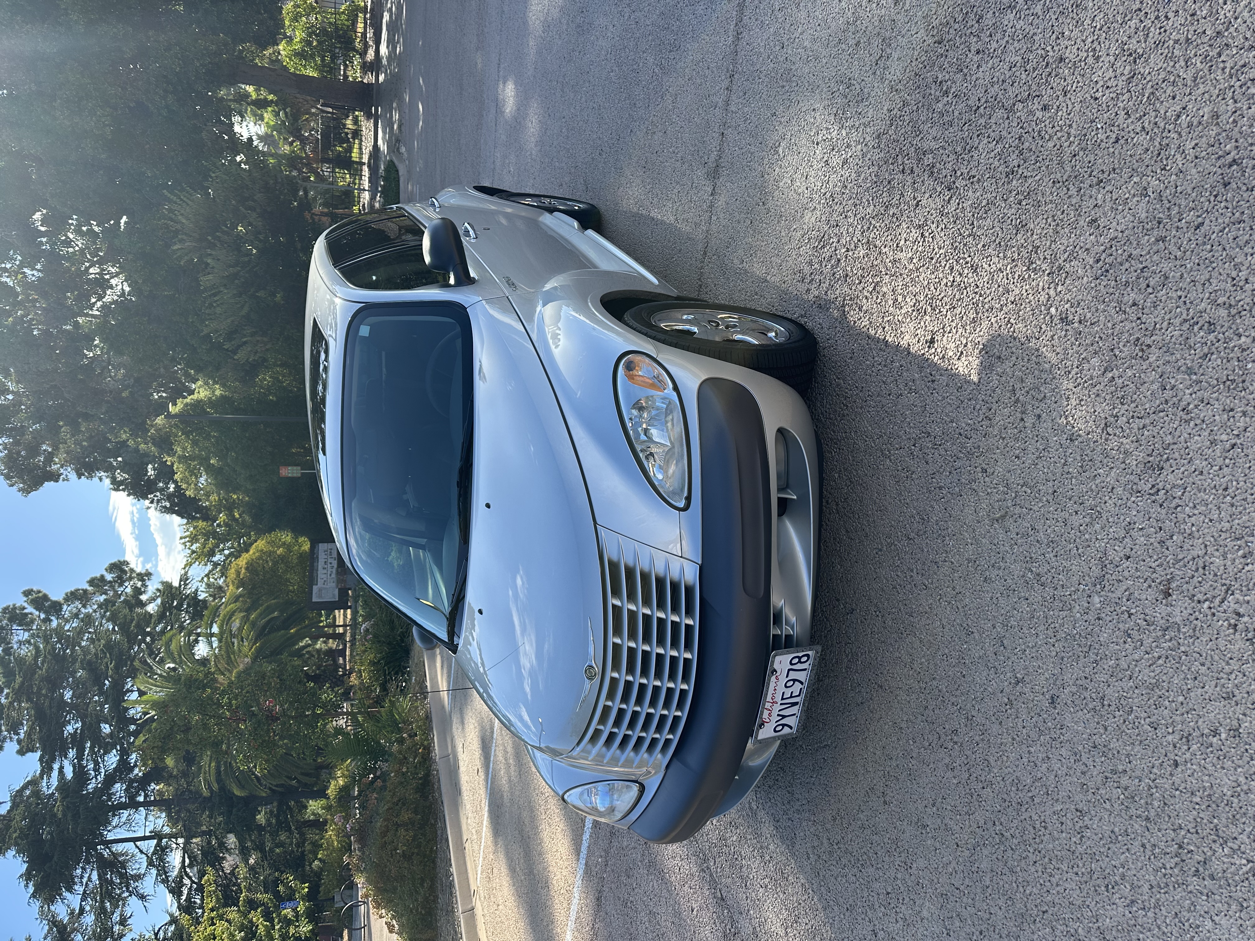Used 2002 Chrysler PT Cruiser Limited FWD image 1