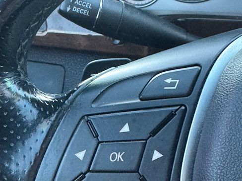 Used 2013 Mercedes-Benz E 350 Sedan image 16