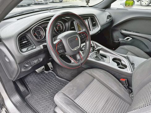 Used 2015 Dodge Challenger SXT w/ Driver Convenience Group image 4