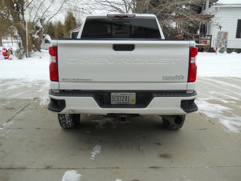 Used 2022 Chevrolet Silverado 2500 High Country w/ Z71 Off-Road Package image 10