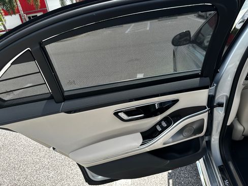 Used 2023 Mercedes-Benz S 500 4MATIC image 23