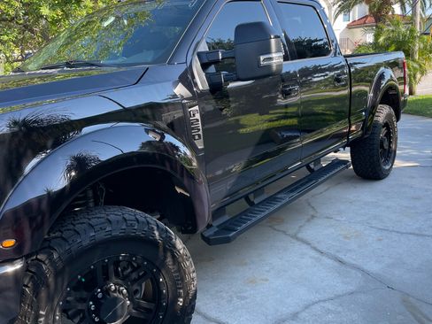Used 2022 Ford F250 Lariat w/ Black Appearance Package AWD/4WD image 2