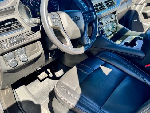 Used 2021 Chevrolet Suburban RST w/ Rear Media and Nav Package image 5