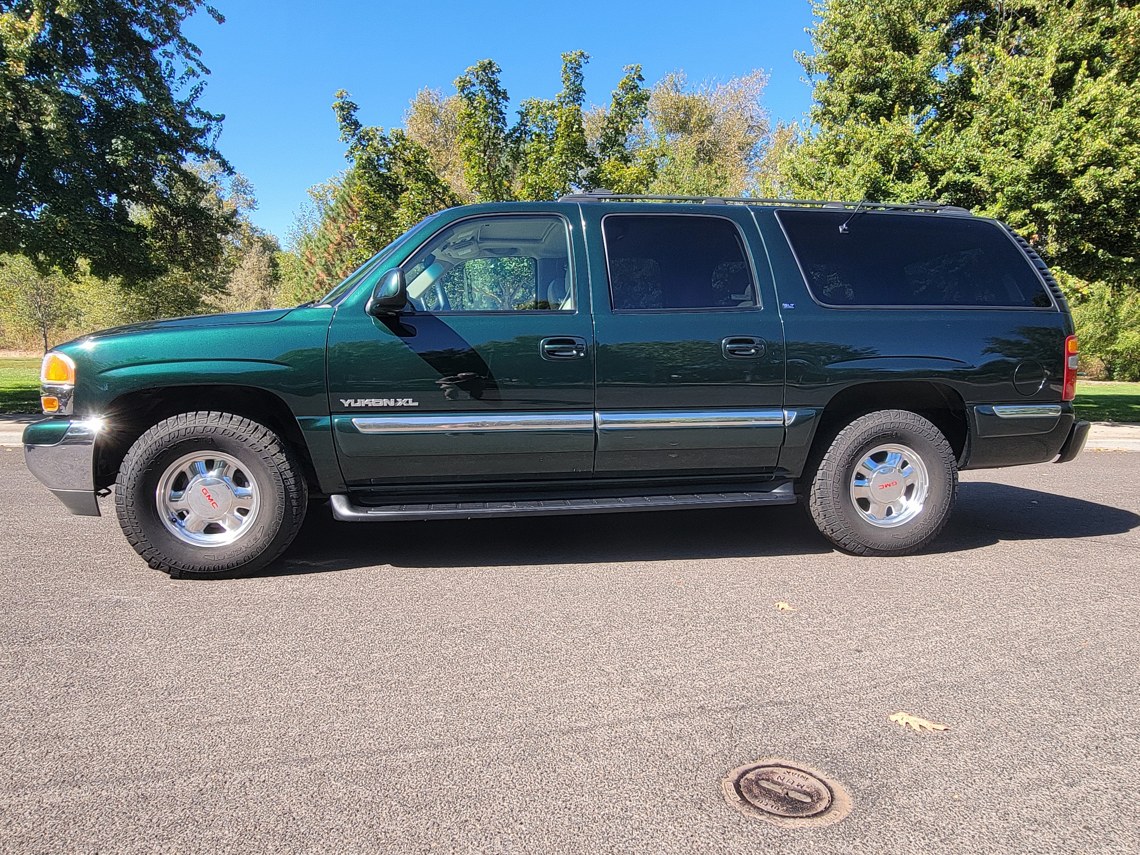 Used 2001 GMC Yukon XL SLT AWD/4WD image 4
