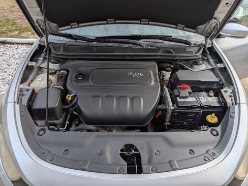 Used 2013 Dodge Dart Limited w/ Technology Group image 9