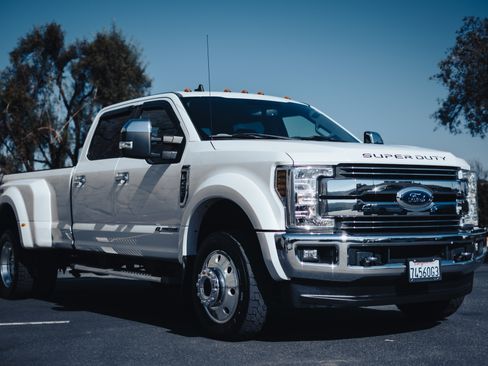 Used 2019 Ford F450 Lariat w/ Chrome Package image 1