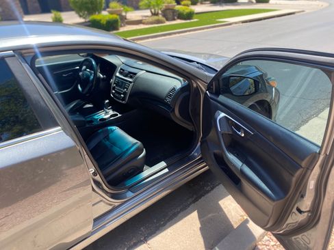 Used 2018 Nissan Altima 2.5 SL FWD image 17