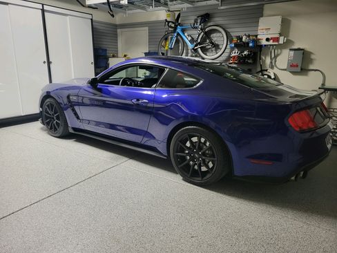 Used 2016 Ford Mustang Shelby GT350 w/ Technology Package RWD image 2