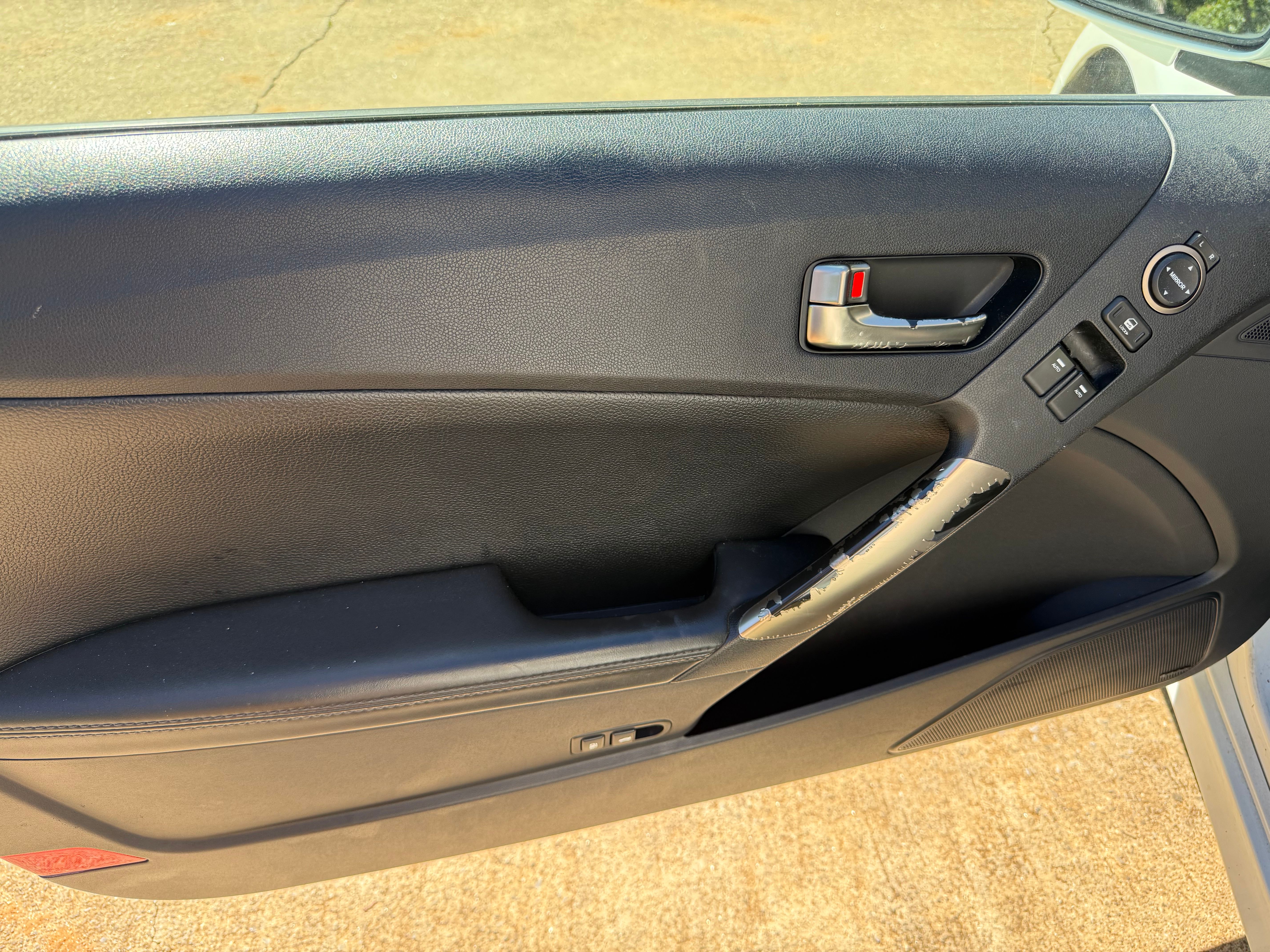 Used 2013 Hyundai Genesis 3.8 RWD image 12